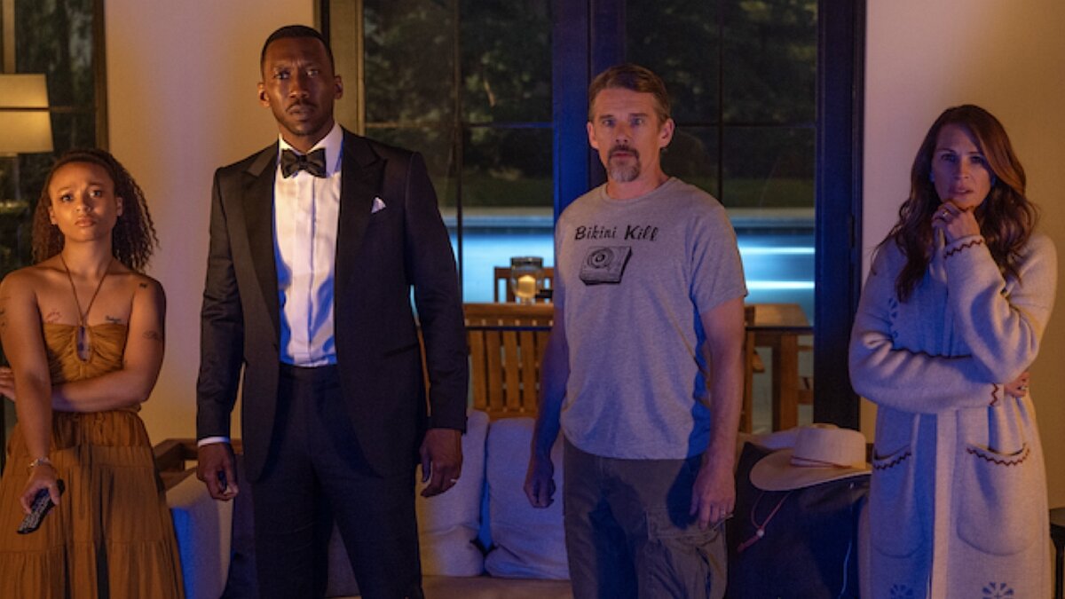 leave the world behind trailer sam esmail julia roberts mahershala ali ethan hawke produced by barack michelle obama