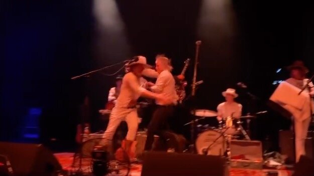 The Brian Jonestown Massacre fight on stage